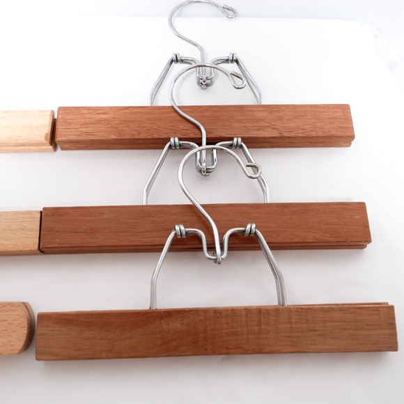 Lightly used batch of 7 wooden clothes hangers for pants and skirts - Picture 2 of 4